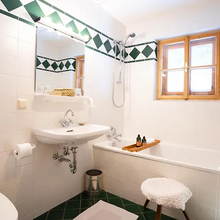 Clary Haus Alpesi faház *